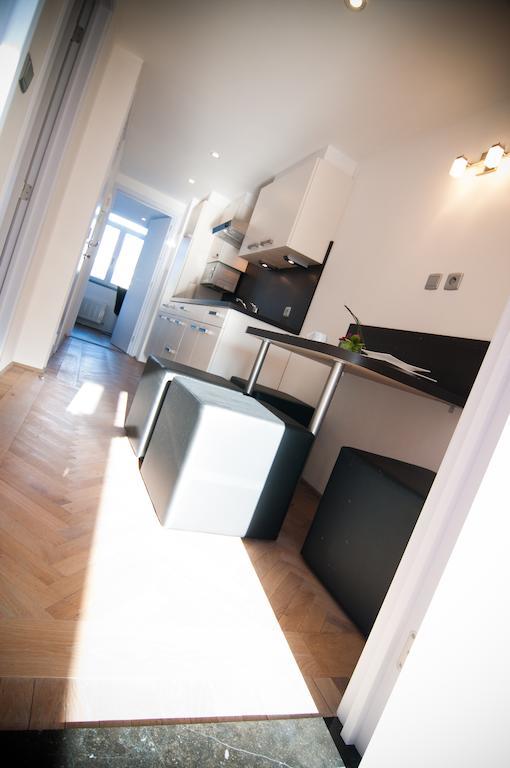 Apartment De Maasnacht Maaseik Exteriör bild