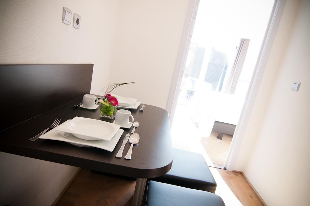 Apartment De Maasnacht Maaseik Exteriör bild