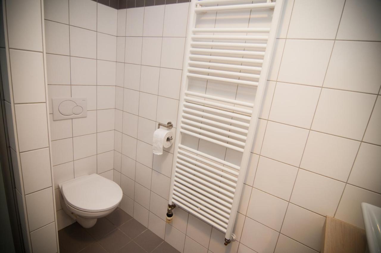Apartment De Maasnacht Maaseik Rum bild